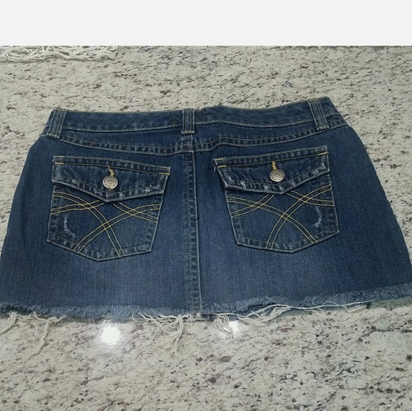 AEROPOSTALE Distressed Denim Mini Skirt. Sz 5 / 6 - Picture 2 of 3